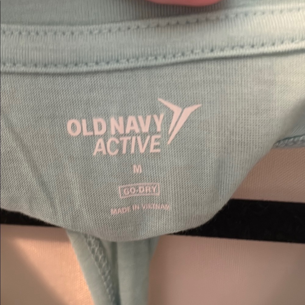 Old Navy Green Sleeveless Tank Top V-Neck - Picture 2 of 5